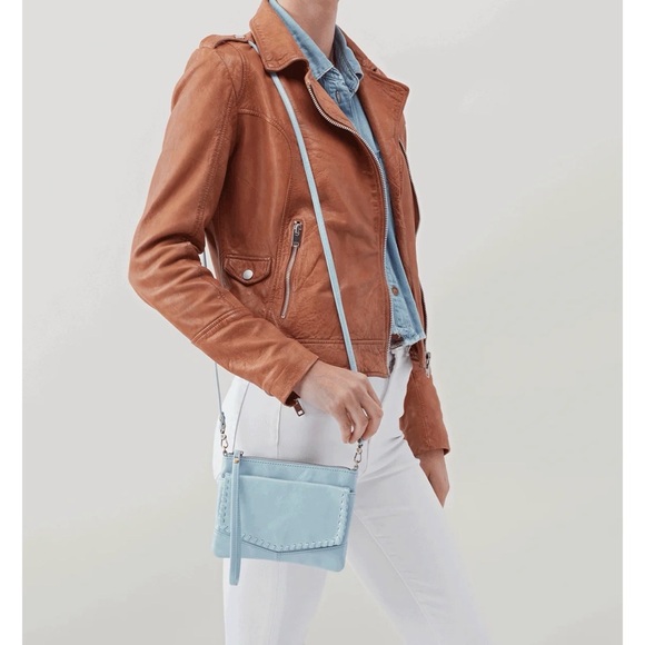 Hobo Stroll crossbody clutch purse vintage hide whisper blue like new gorgeous! - Picture 4 of 11